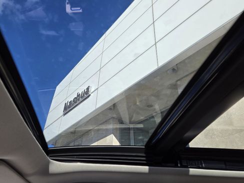 Certified 2025 INFINITI QX80 Luxe image 28