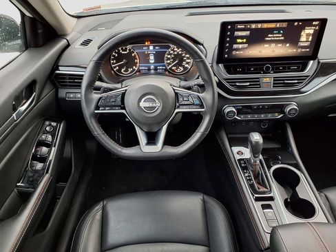 Used 2024 Nissan Altima 2.0 SR image 11