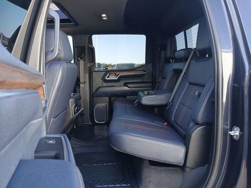 Certified 2022 Chevrolet Silverado 1500 High Country w/ Technology Package image 26