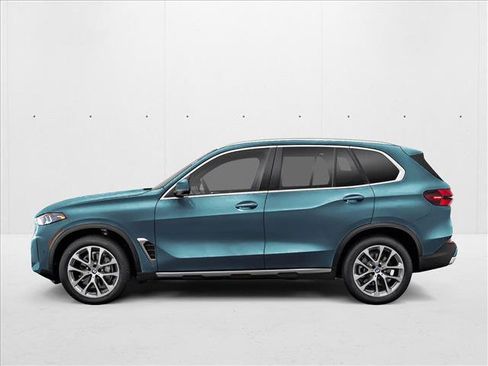 New 2026 BMW X5 xDrive40i w/ Climate Comfort Package image 3
