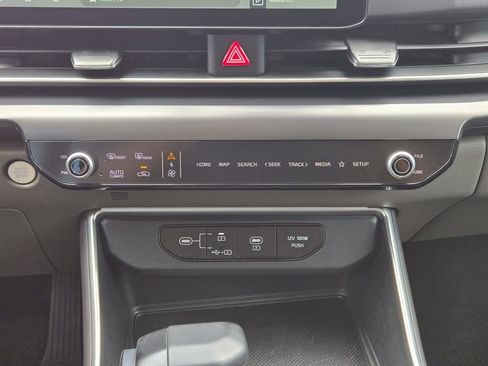 New 2026 Kia Carnival FWD image 16