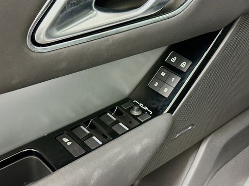 Used 2024 Land Rover Range Rover Velar S image 15