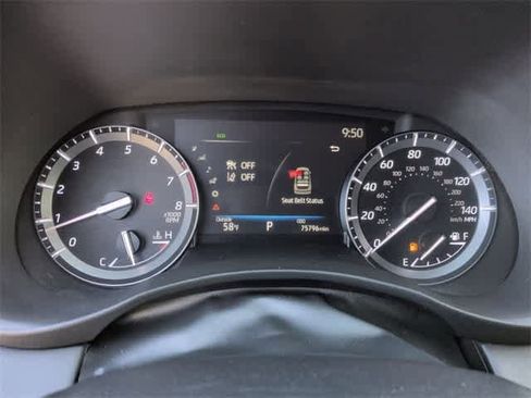 Used 2020 Toyota Highlander XLE image 35