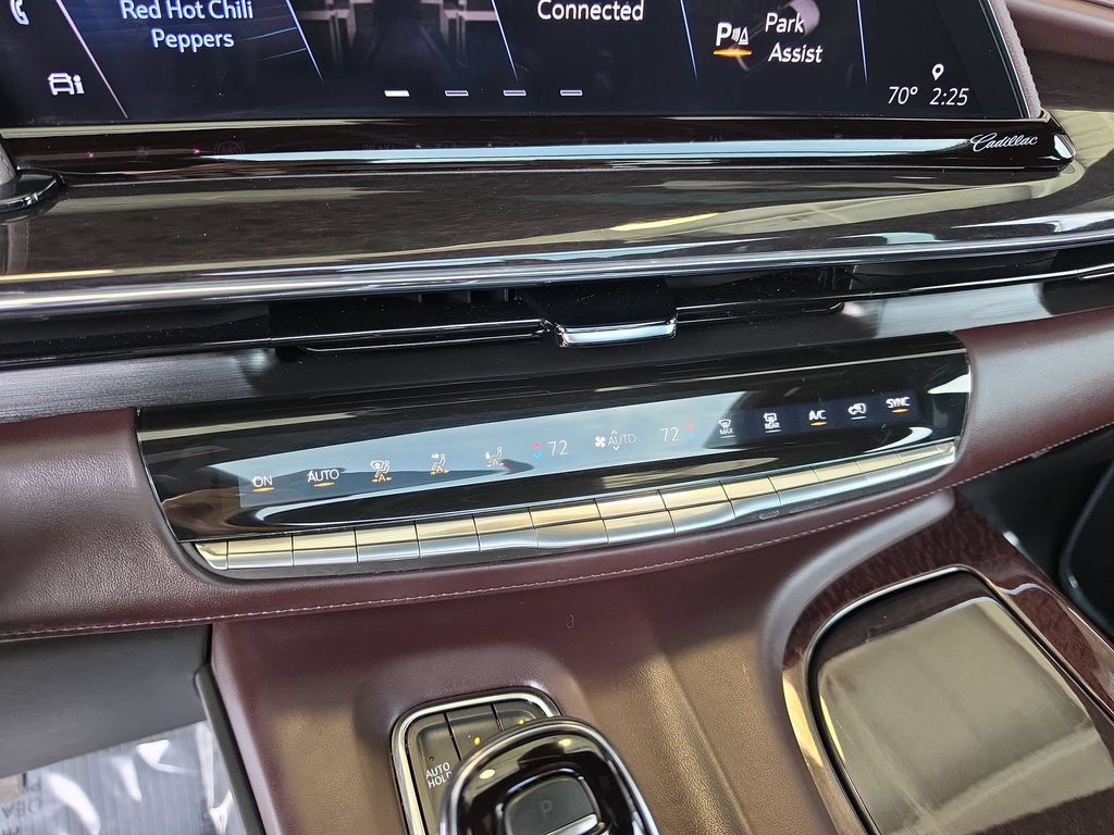 Certified 2024 Cadillac Escalade Sport Platinum w/ Heavy-Duty Trailer Package AWD/4WD image 18
