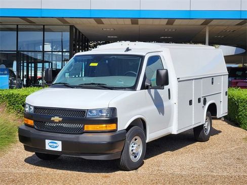 New 2025 Chevrolet Express 3500 w/ Power Convenience Package image 5