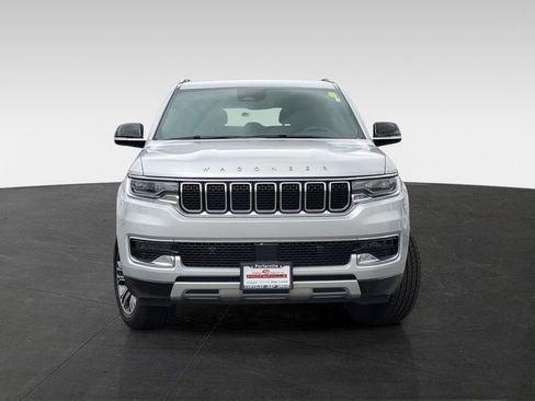 Used 2024 Jeep Wagoneer Series II w/ Flexible Seating Group RWD image 2