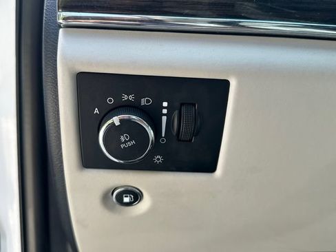 Used 2020 Jeep Grand Cherokee Summit AWD/4WD image 24