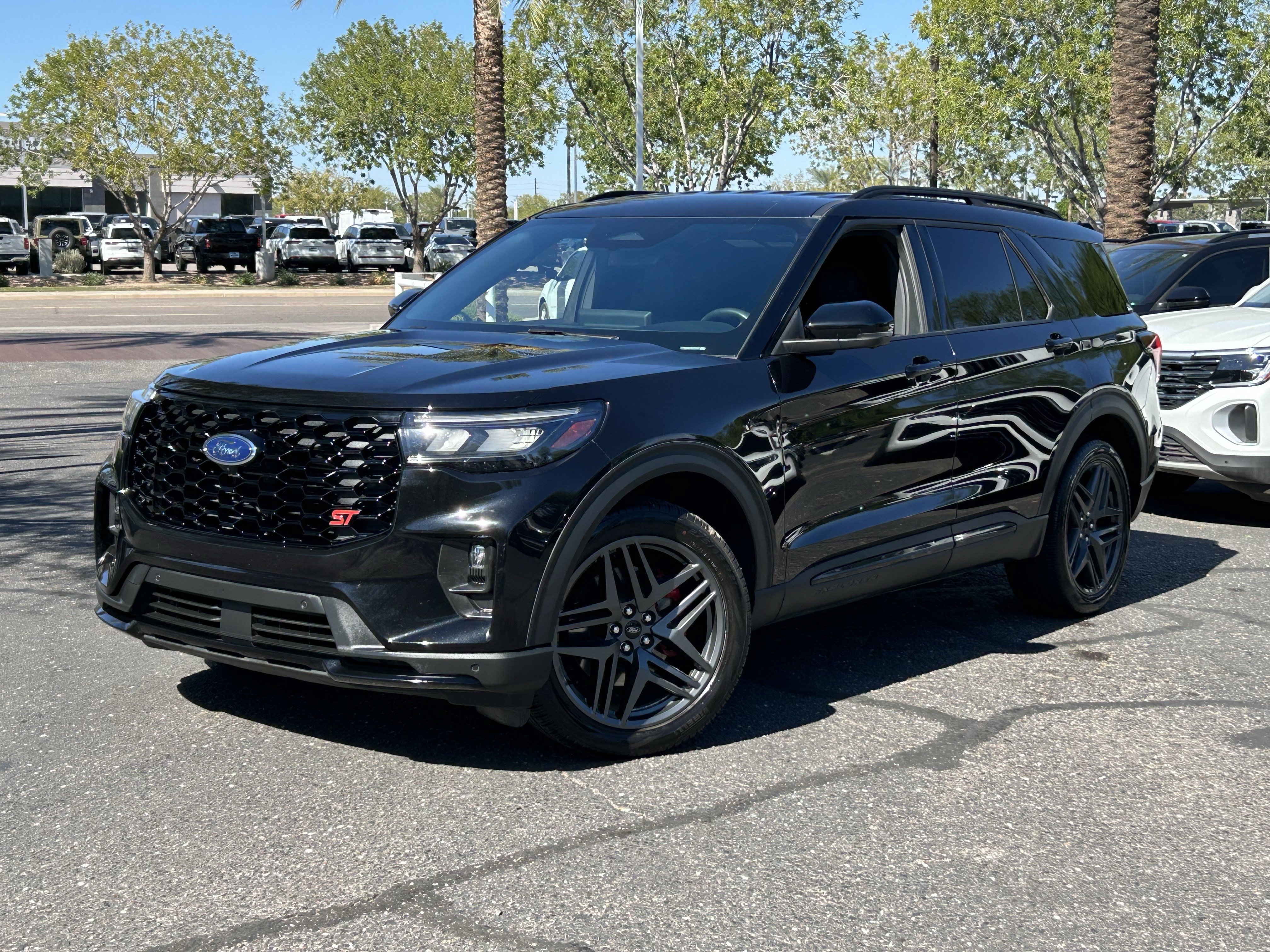 Used 2025 Ford Explorer ST AWD/4WD image 32
