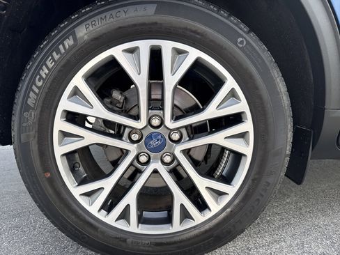 Certified 2022 Ford Escape SEL AWD/4WD image 16