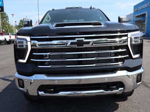 New 2026 Chevrolet Silverado 2500 LTZ w/ LTZ Convenience Package AWD/4WD image 33