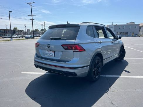 Used 2023 Volkswagen Tiguan SE R-Line FWD image 6