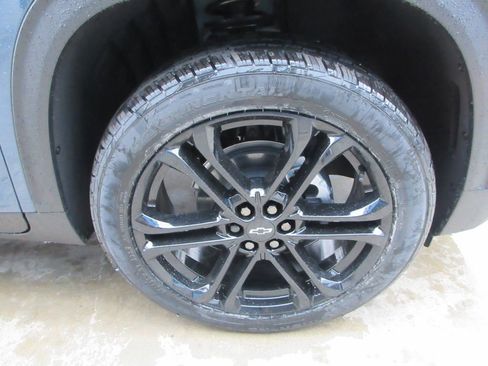 New 2026 Chevrolet Traverse LT w/ LPO, Floor Liner Package image 9