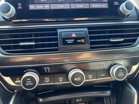 Used 2018 Honda Accord Sport image 13