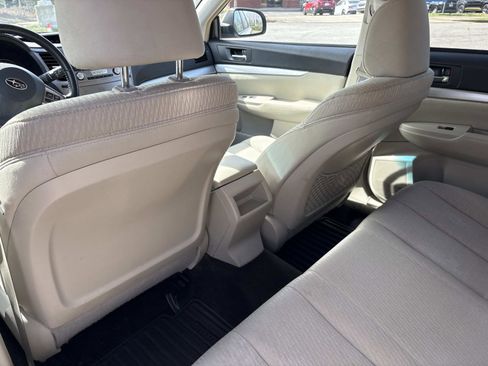 Used 2012 Subaru Outback 2.5i Premium w/ All-Weather Pkg image 29