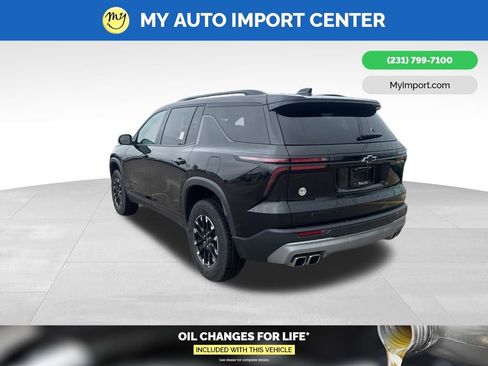 Used 2024 Chevrolet Traverse Z71 AWD/4WD image 5