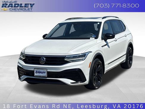 Used 2023 Volkswagen Tiguan SE R-Line AWD/4WD image 1