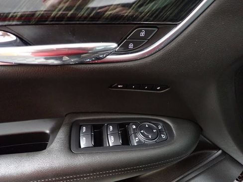 Used 2020 Cadillac XT6 Premium Luxury FWD image 22