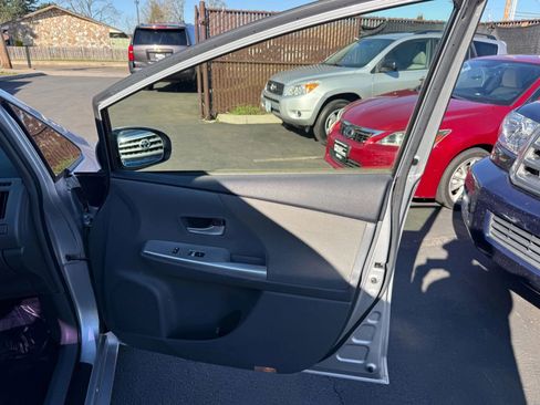 Used 2013 Toyota Prius V Two image 13