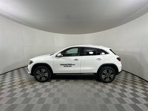 Used 2025 Mercedes-Benz GLA 250 4MATIC image 5