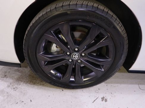 Used 2023 Toyota Sienna XSE image 10