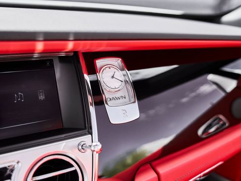Used 2018 Rolls-Royce Dawn RWD image 71