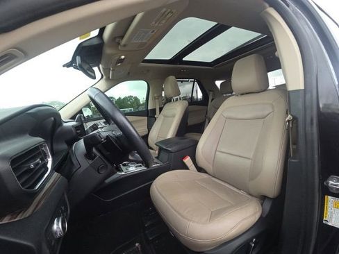 Used 2020 Ford Explorer Limited w/ Class III Trailer Tow Package RWD image 25