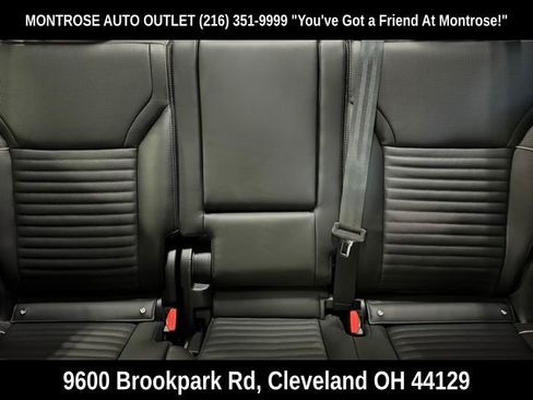 New 2024 Land Rover Discovery Dynamic SE image 22