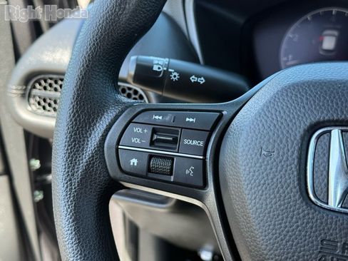 Certified 2025 Honda HR-V LX image 17