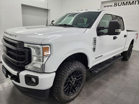Used 2022 Ford F250 XLT w/ Black Appearance Package image 7