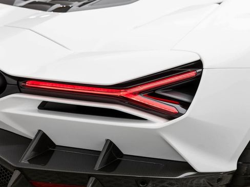 Used 2024 Lamborghini Revuelto image 49