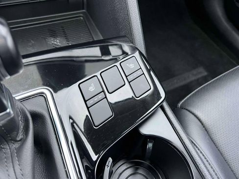 Used 2025 Kia Sportage EX w/ Premium Package image 32