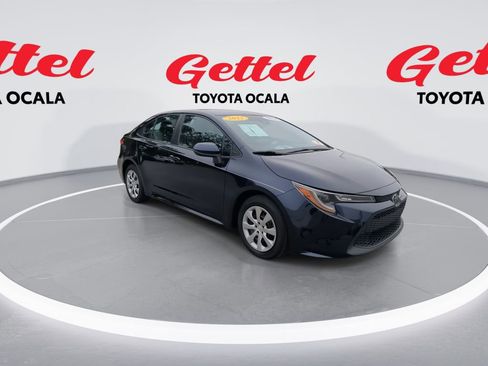 Used 2022 Toyota Corolla LE image 2