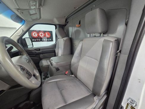Used 2019 Nissan NV 2500 SV RWD image 11