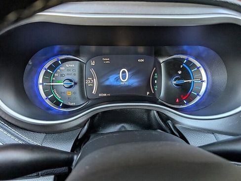 Used 2022 Chrysler Pacifica Touring-L w/ Uconnect Theater Family Group FWD image 20