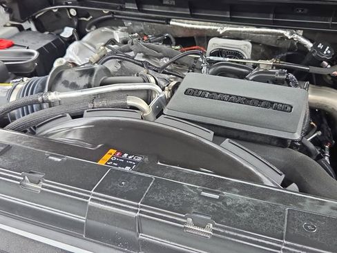 Used 2025 Chevrolet Silverado 2500 LT w/ Convenience Package image 10