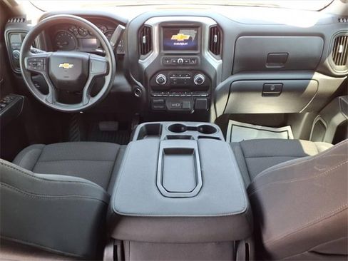 Used 2025 Chevrolet Silverado 1500 Custom image 6