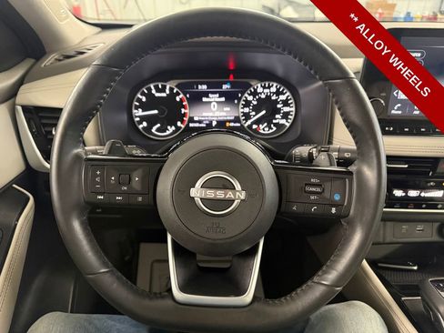 Used 2023 Nissan Rogue SL w/ SL Premium Package image 16