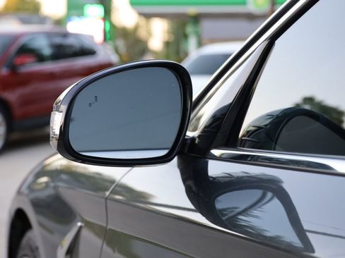 Used 2019 Genesis G70 2.0T Advanced image 29