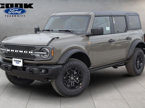 New 2026 Ford Bronco Badlands AWD/4WD image 1