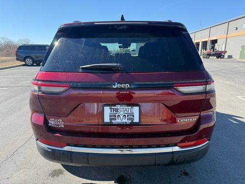 Used 2024 Jeep Grand Cherokee Limited w/ Luxury Tech Group II image 8