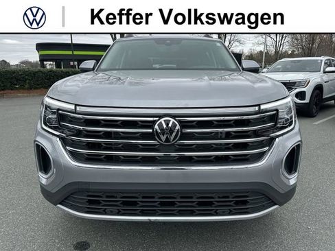 New 2026 Volkswagen Atlas SE FWD image 8