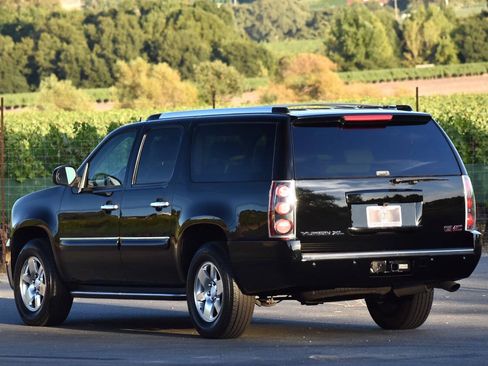 Used 2007 GMC Yukon XL Denali AWD/4WD image 8