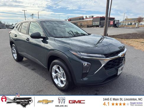 New 2026 Chevrolet Trax LS w/ LS Convenience Package image 1