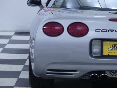 Used 1999 Chevrolet Corvette Coupe w/ Memory Pkg RWD image 26