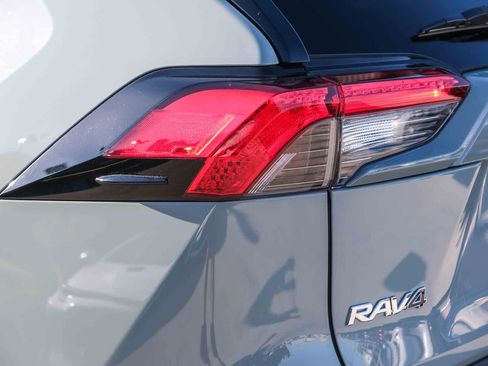 Certified 2022 Toyota RAV4 XLE Premium FWD image 7