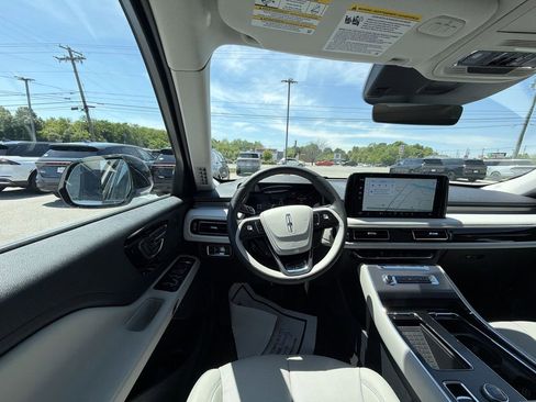 New 2026 Lincoln Aviator AWD image 14