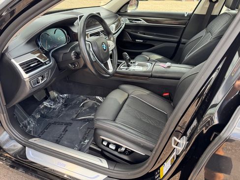 Used 2017 BMW 740i xDrive 740i xDrive Sedan image 21