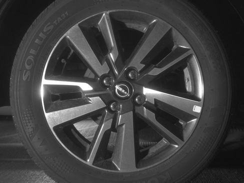 Used 2025 Nissan Versa SV image 15