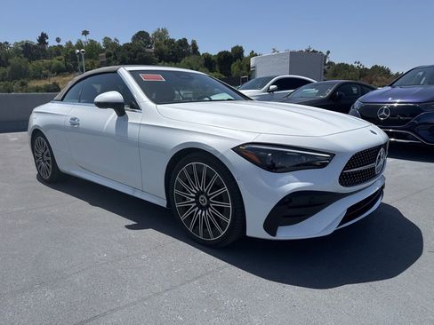 Used 2026 Mercedes-Benz CLE 450 4MATIC Cabriolet image 3