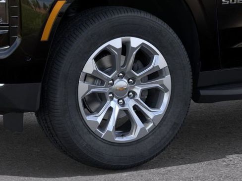 New 2026 Chevrolet Suburban LT image 9